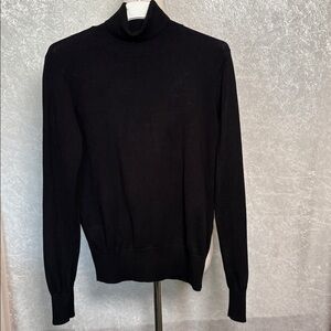 H&M black long sleeve turtleneck sweater Ladies size Small